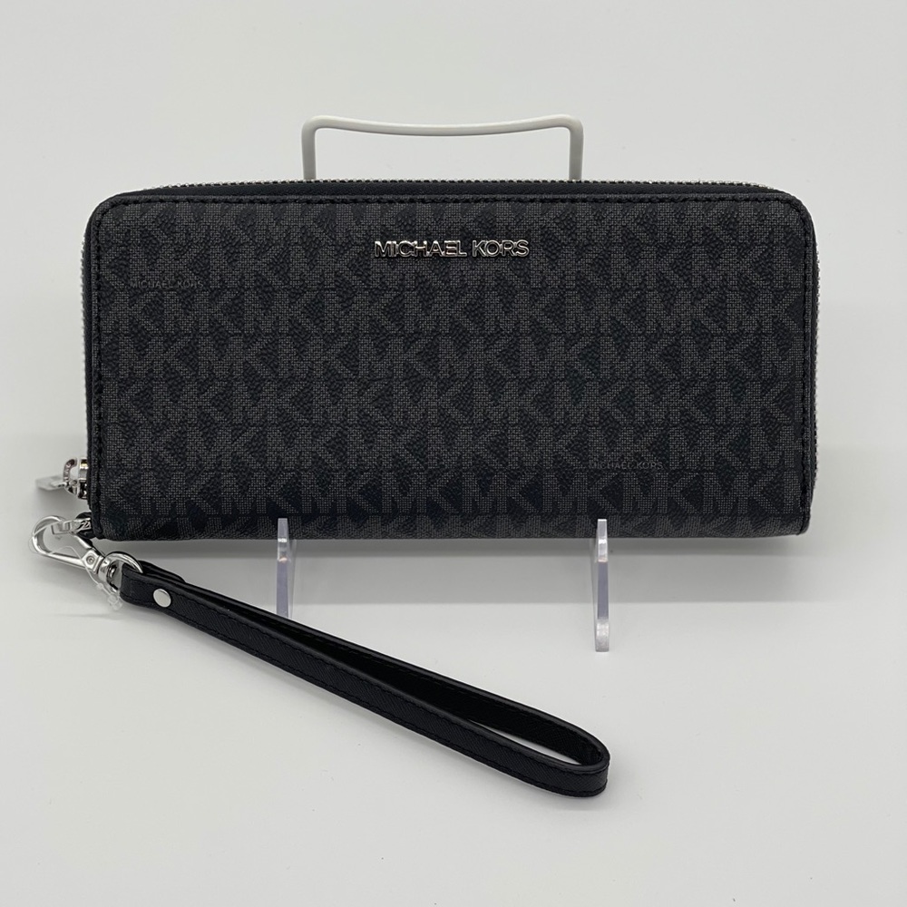 Michael Kors Continental Wallet Wristlet B…